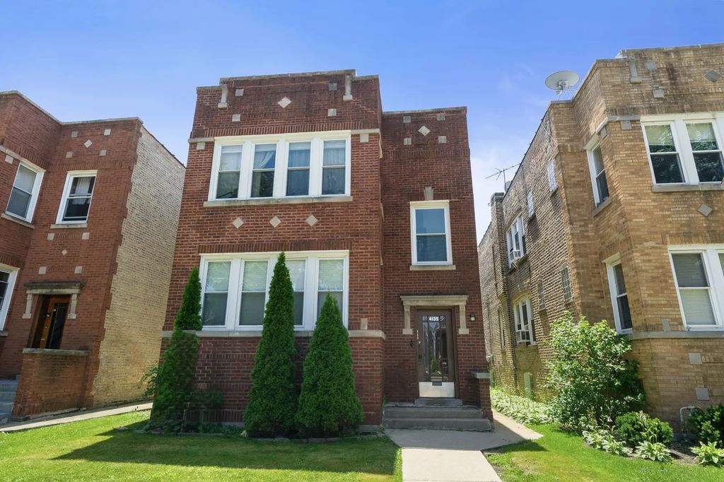 4135 W Melrose Street, Chicago