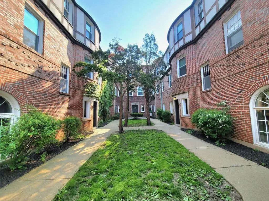 918 Green Bay Road 2c, Winnetka