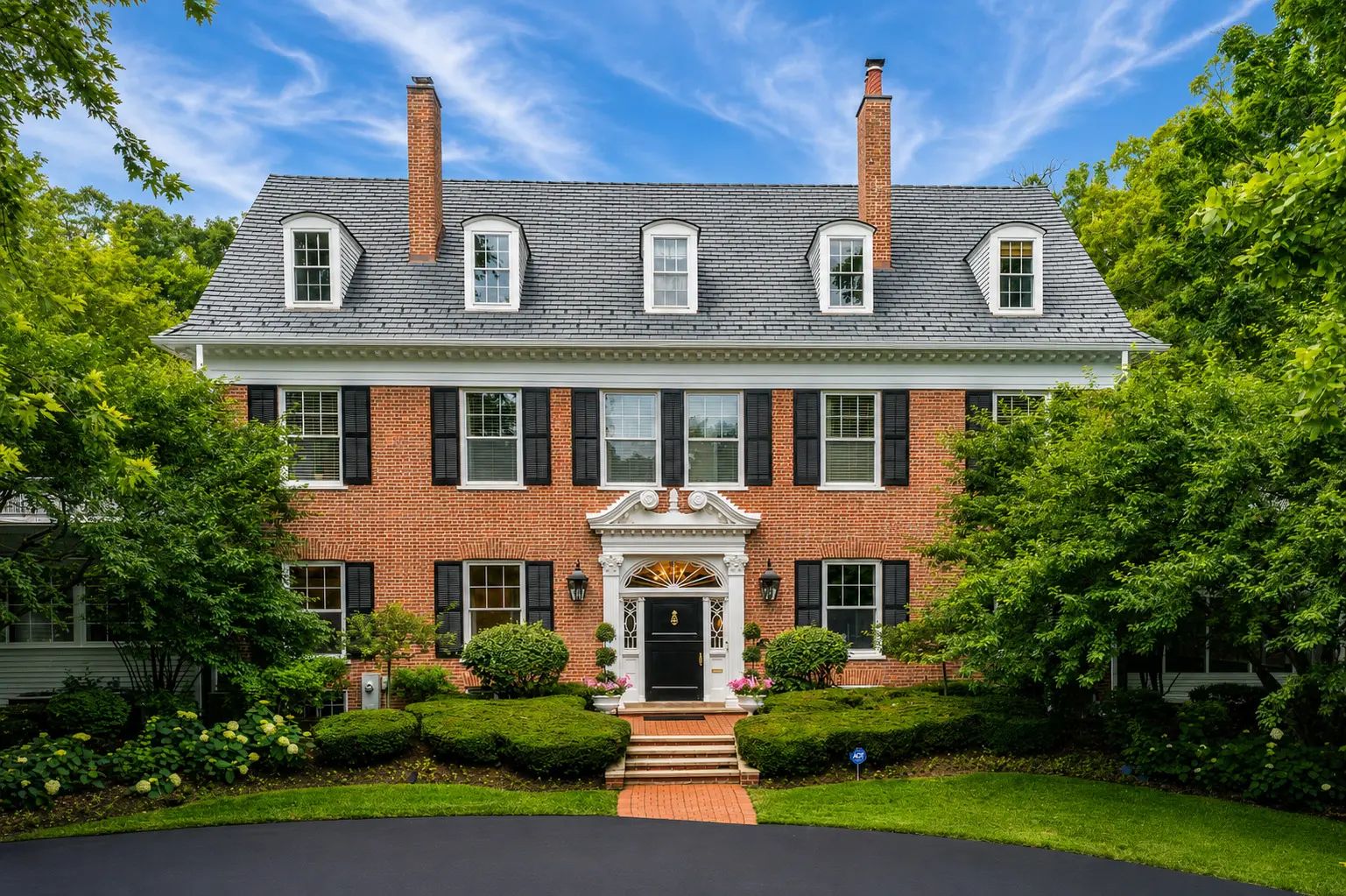 Photo of Listing #12696840