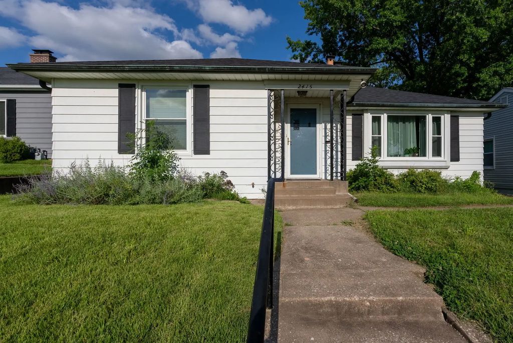 2415 Glen Place, Davenport