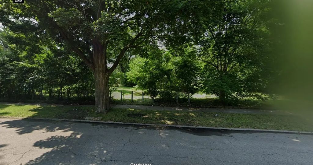 5720 S Emerald Avenue, Chicago