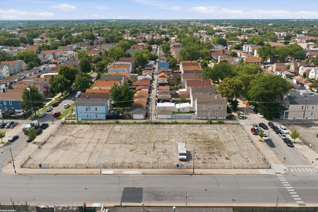 3039-3057 W 51st Street, Chicago, 60632
