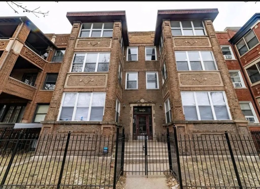 5826 S Michigan Avenue 3, Chicago