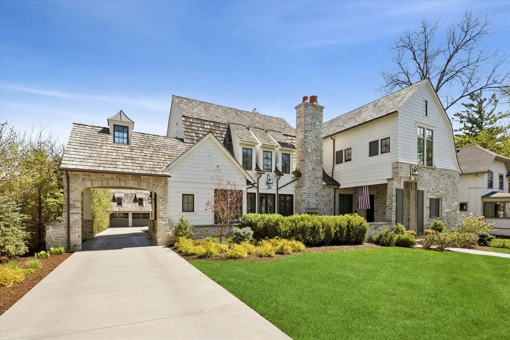 281 Forest Avenue, Glen Ellyn
