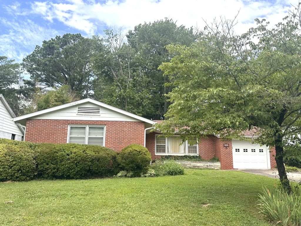 306 S Orchard Drive, Carbondale