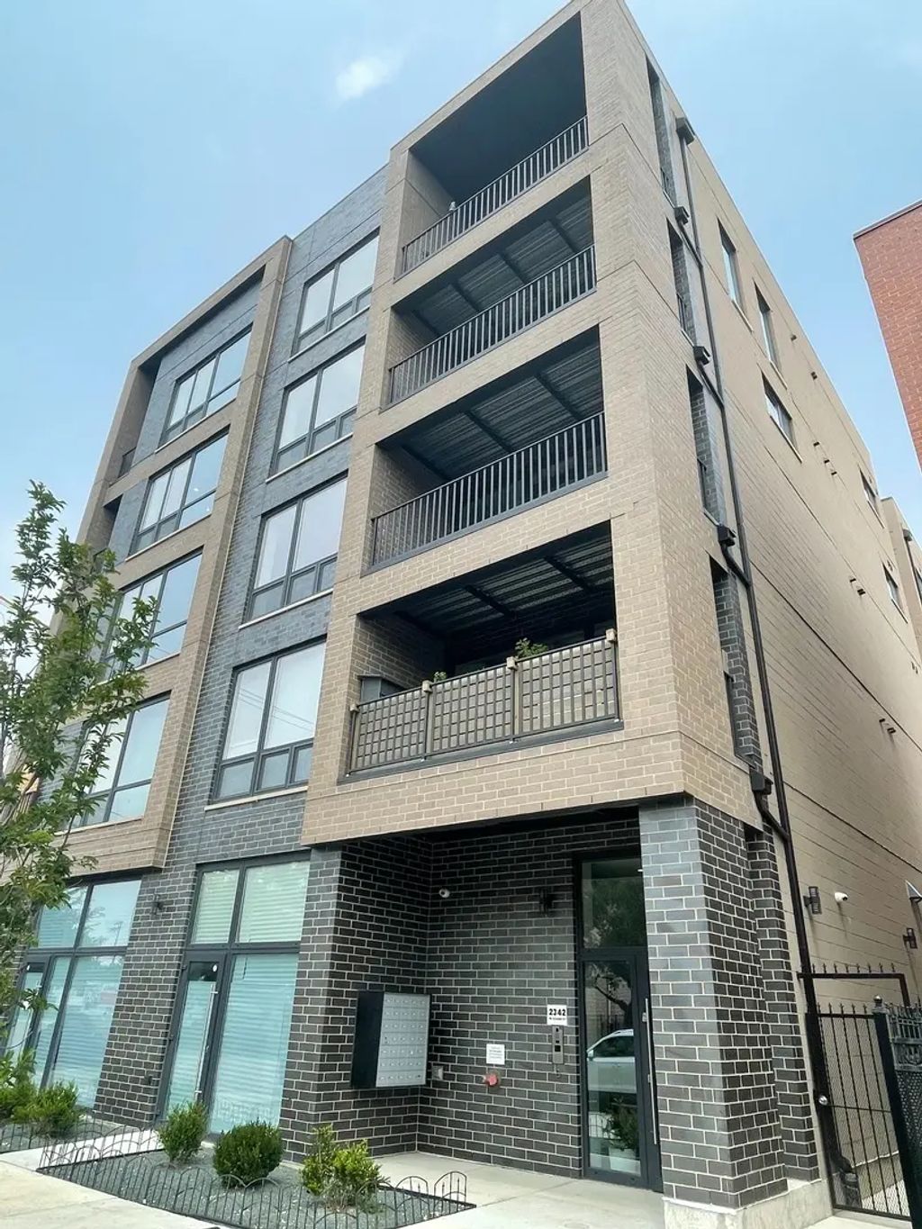 2342 W Adams Street 402, Chicago, 60612