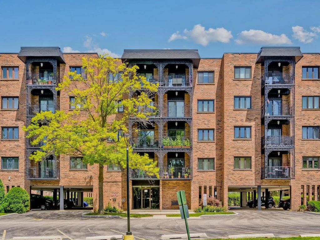 9356 Landings Lane 504, Des Plaines