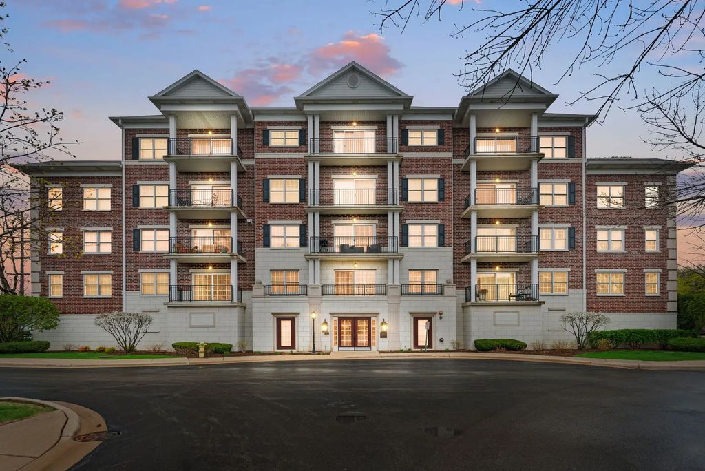 400 Mcdaniels Circle 405, Clarendon Hills