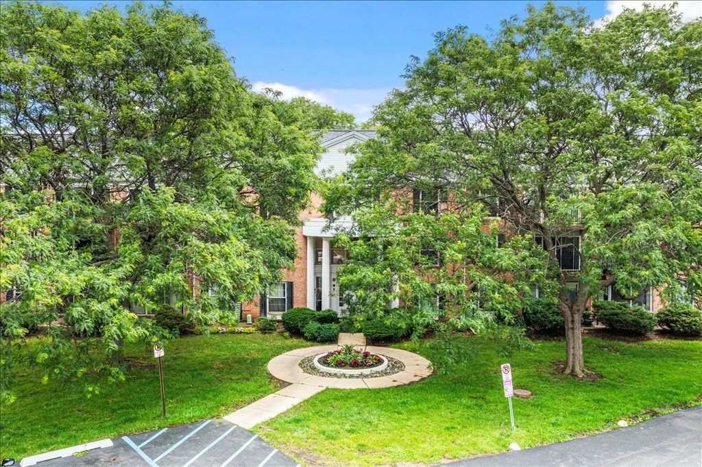 5300 Carriageway Drive 207, Rolling Meadows
