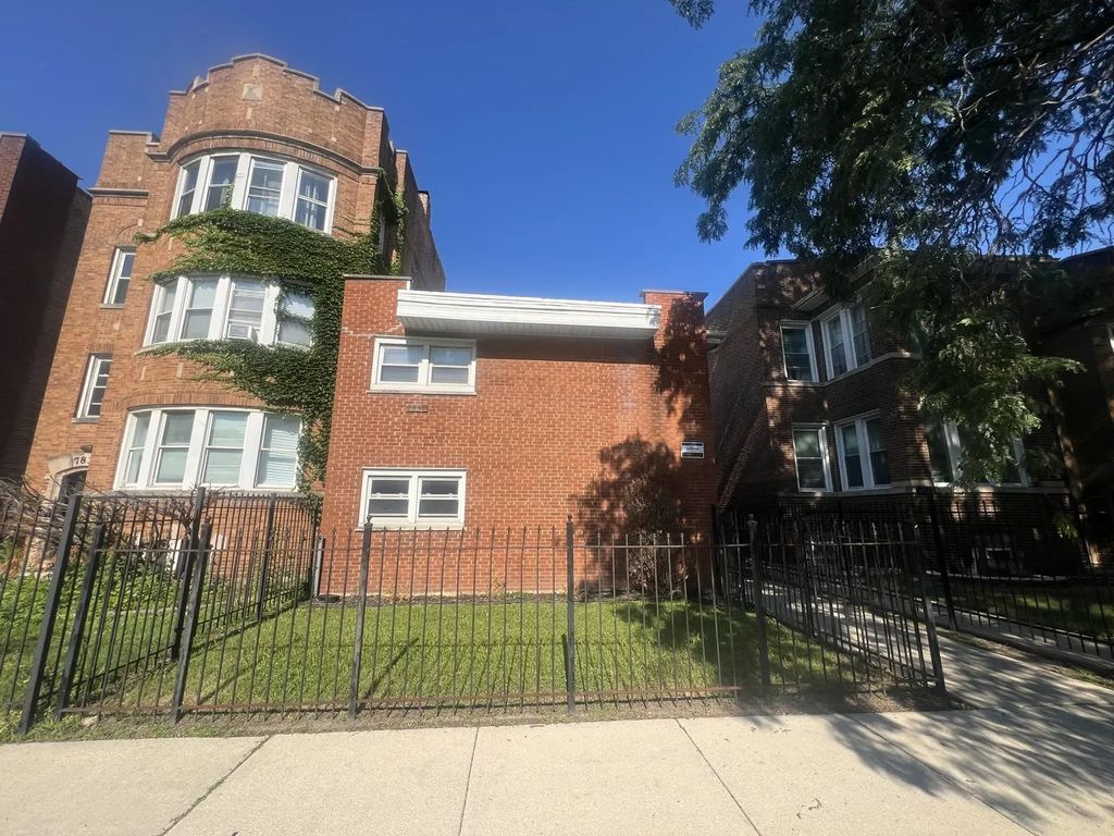7832 S Cregier Avenue 2e, Chicago
