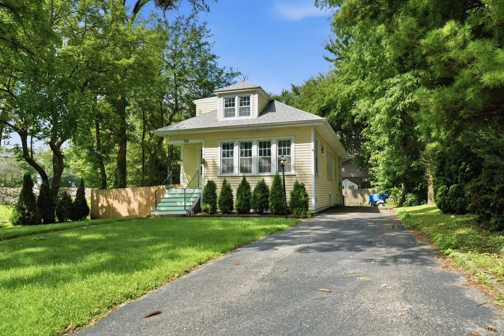 132 S Adams Street, Hinsdale