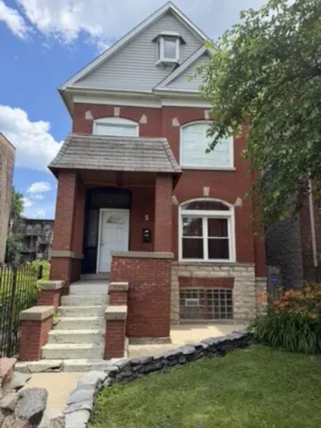 6619 S Ellis Avenue, Chicago
