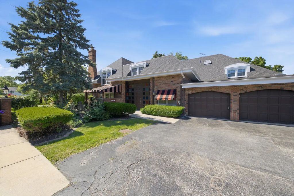 12610 S London Lane 3, Palos Heights