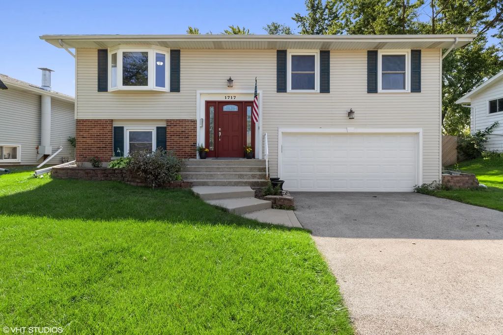 1717 Glen Lake Road, Hoffman Estates