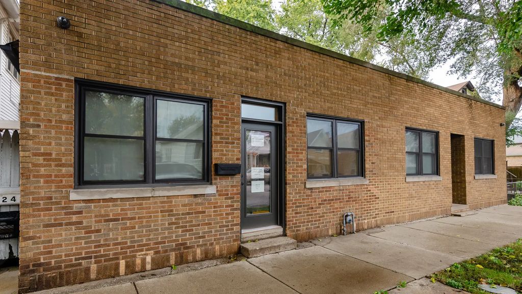 2722 S Hillock Avenue, Chicago, 60608