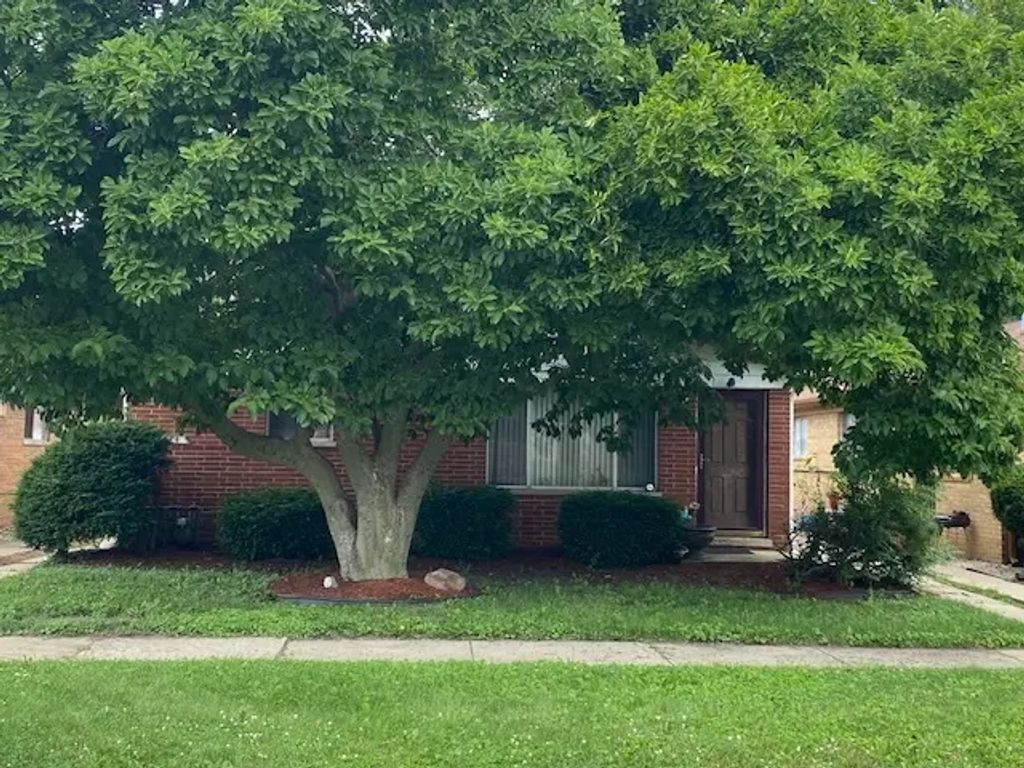 384 Greenbay Avenue, Calumet City