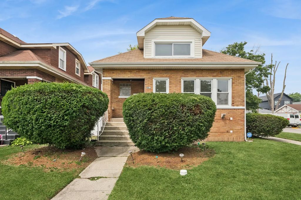 2100 S 10th Avenue, Maywood
