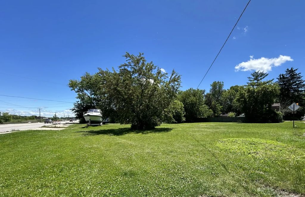 37570 N Us Highway 12 Highway, Spring Grove