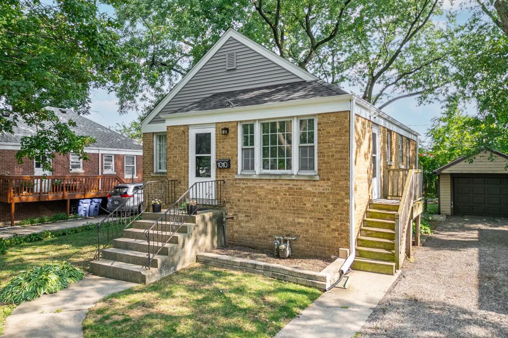 1010 E Evergreen Street, Wheaton