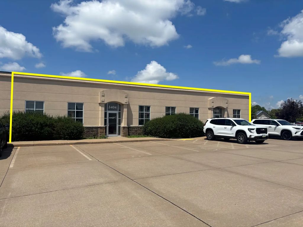 3404-3408 Towne Pointe Drive, Bettendorf