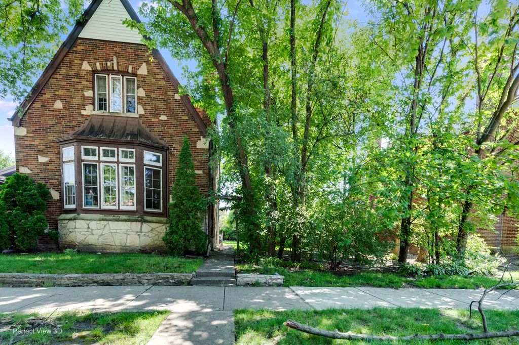 5811 N Christiana Avenue, Chicago, 60659