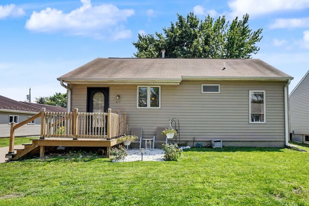 619 Middle Road, Camanche