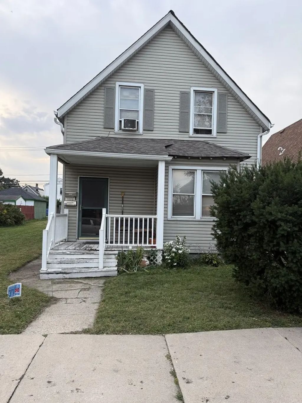 13228 S Houston Avenue, Chicago, 60633