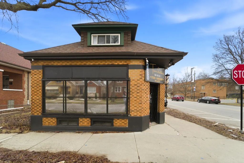 8659 S Kingston Avenue, Chicago