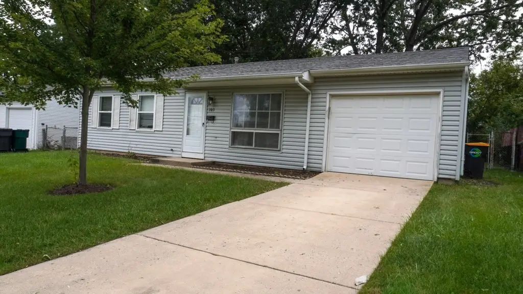 103 Willow Road, Streamwood