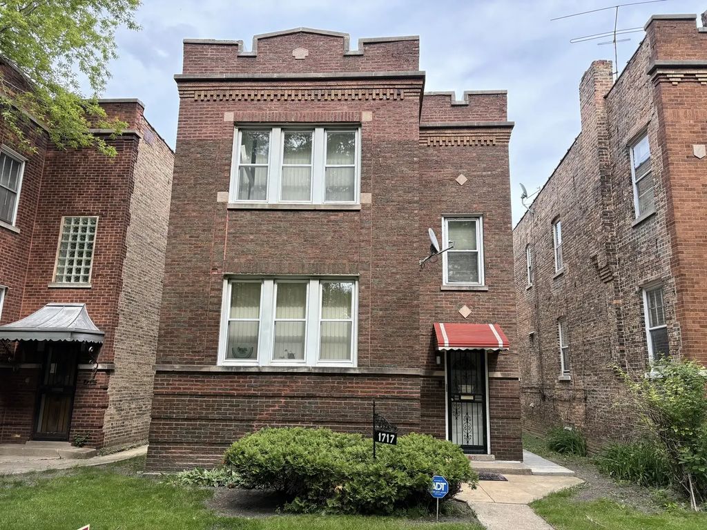 1711 N Austin Avenue, Chicago