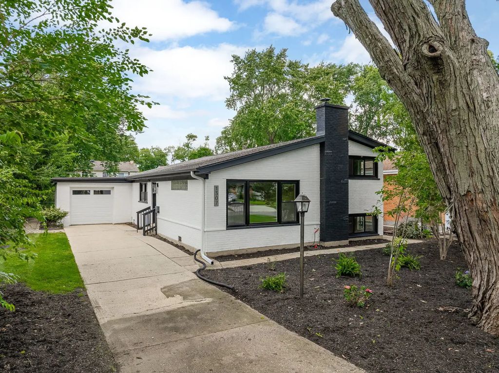 1307 Pershing Avenue, Wheaton