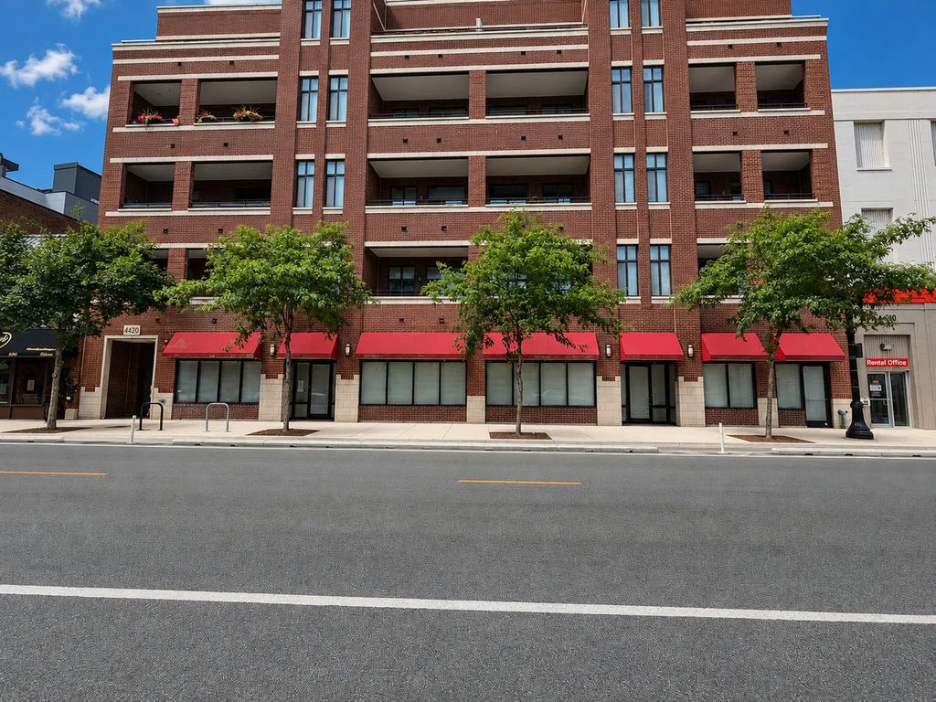 4420 N Clark Street Gf, Chicago, 60640
