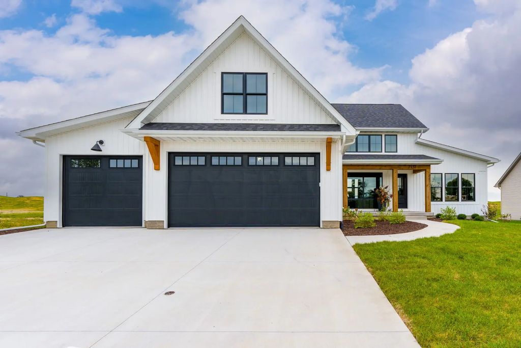 7131 Black Oak Drive, Bettendorf