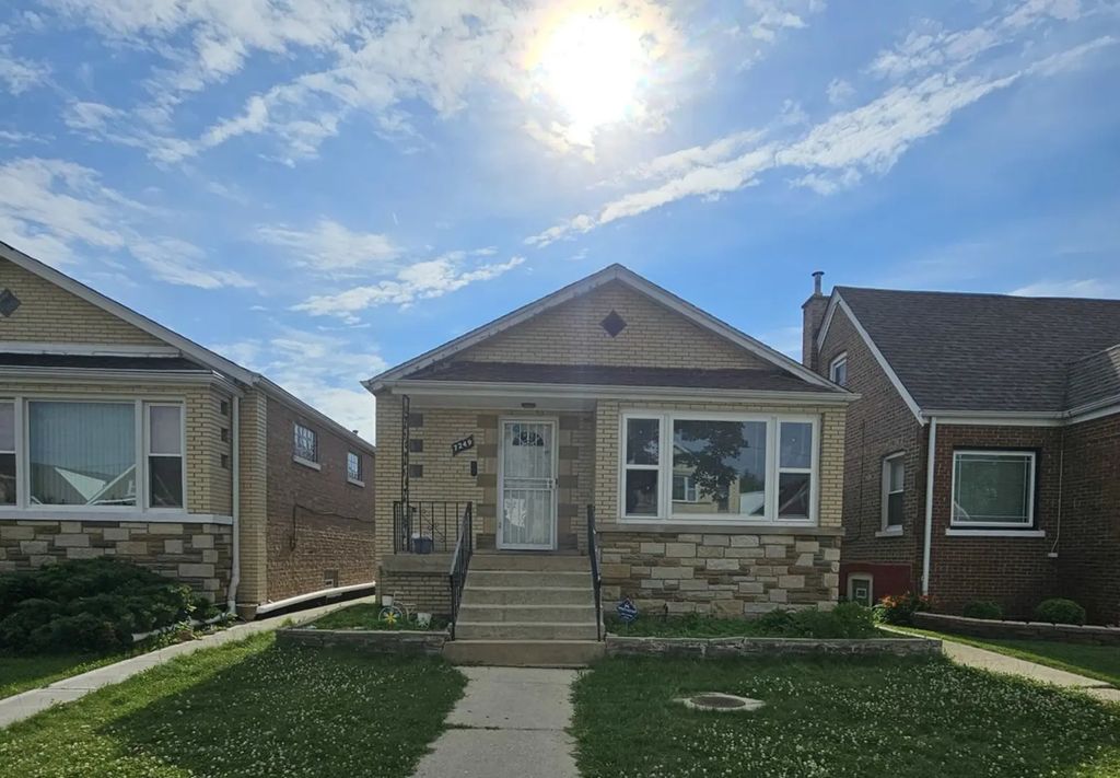 7249 S Sacramento Avenue, Chicago, 60629