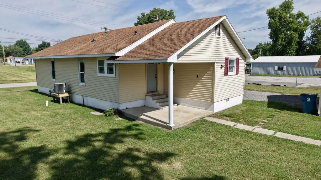606 S Mulkey Street, Christopher