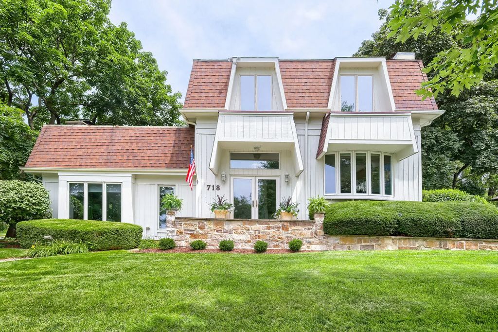 718 N 2nd Avenue, St. Charles