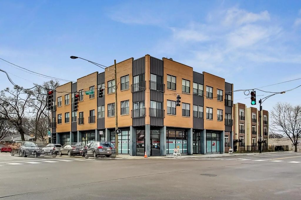 2807 W Howard Street, Chicago