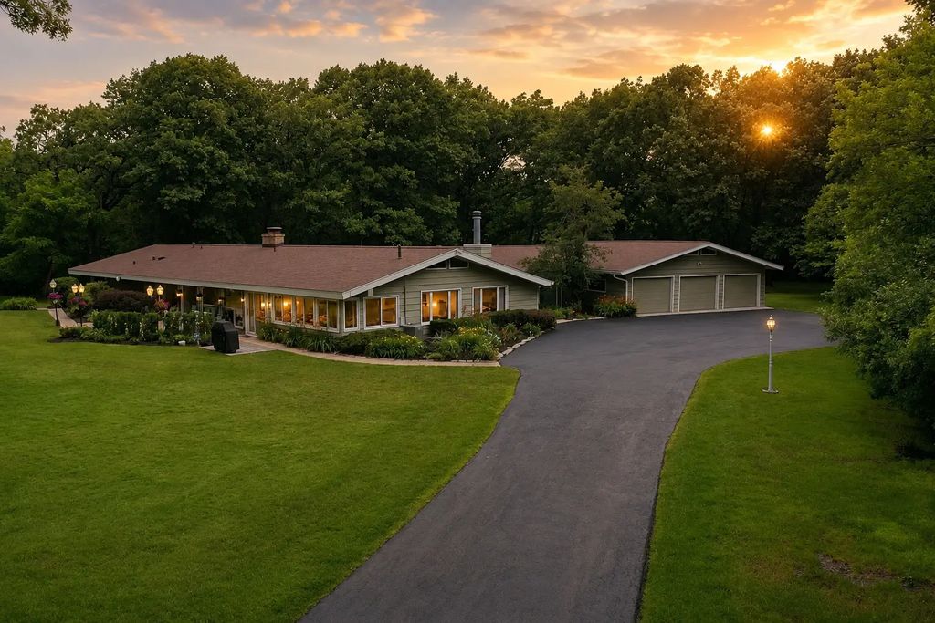 1843 Hanover Lane, Flossmoor