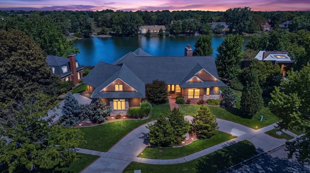 4014 Clubhouse Drive, Champaign