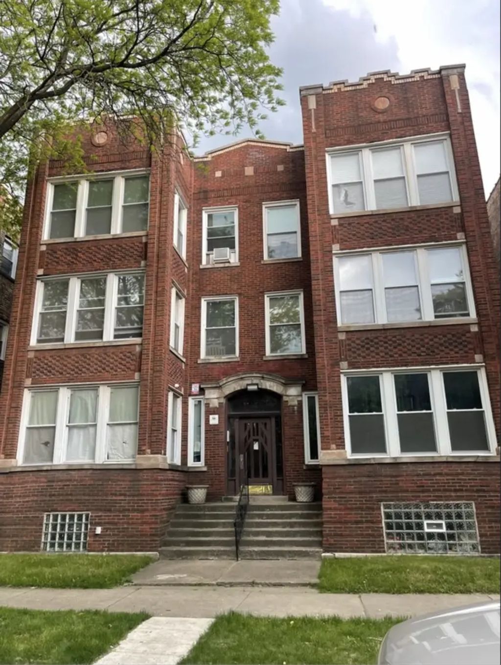 6816 S Cornell Avenue, Chicago, 60649