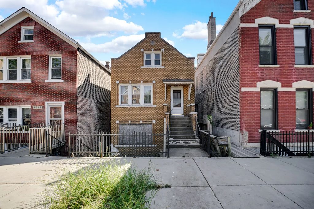 2041 W 22nd Place, Chicago