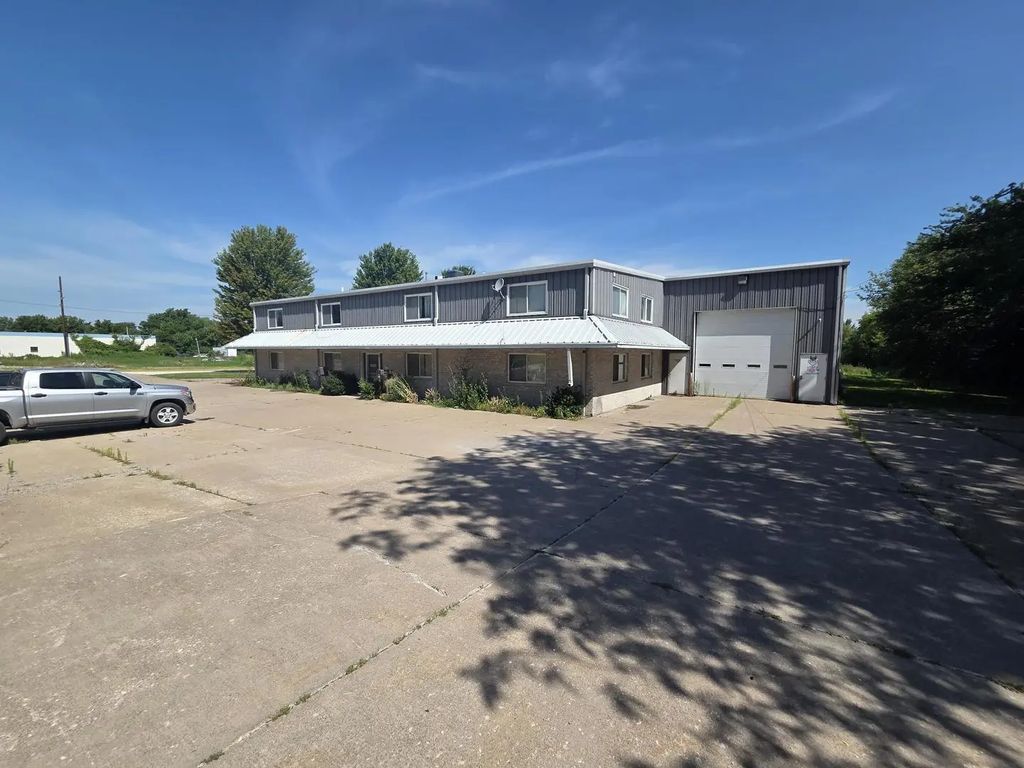 3401 85th Avenue W, Rock Island