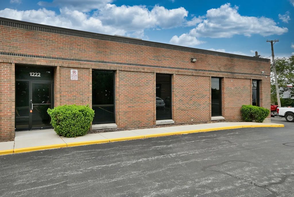 1222 Remington Road, Schaumburg
