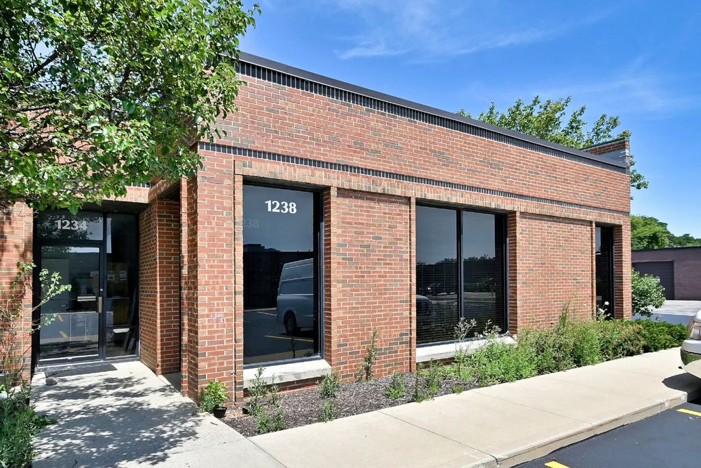 1238 Remington Road, Schaumburg