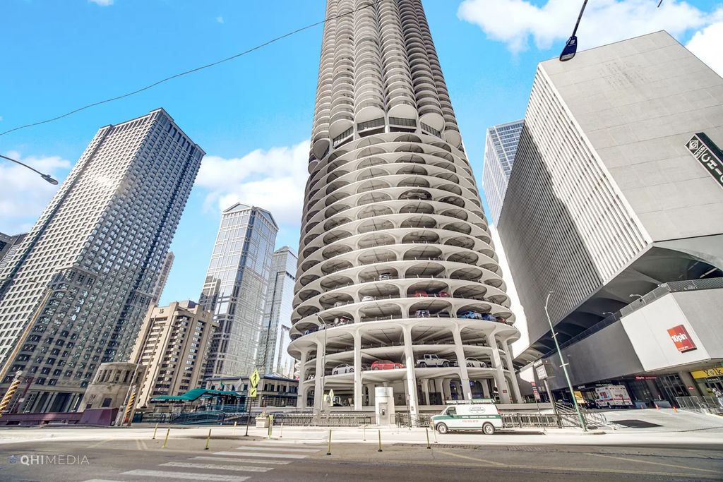 300 N State Street 5903, Chicago, 60654