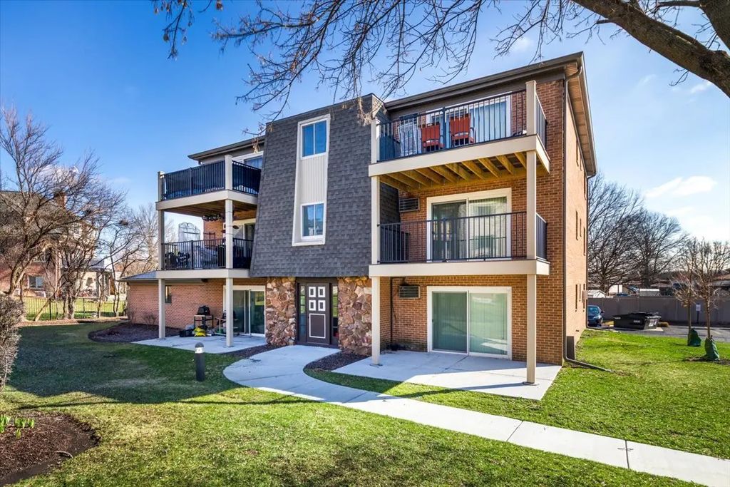 716 W 65th Street 6, Westmont