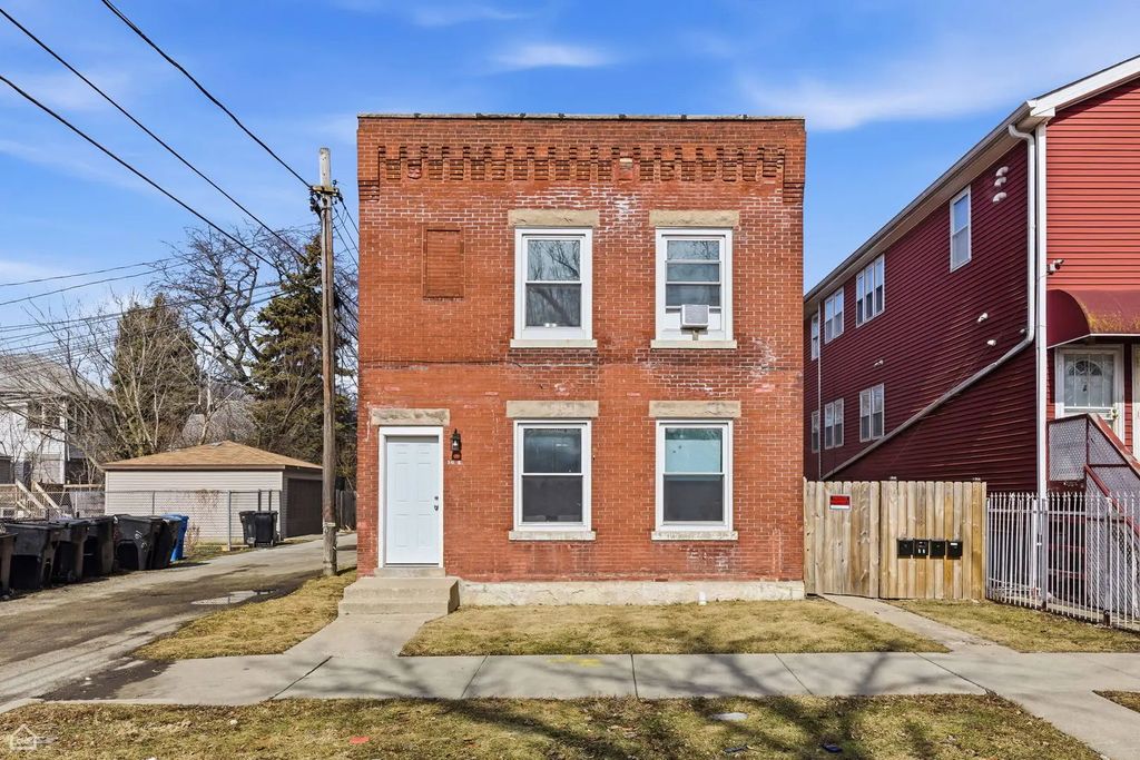 16 E 118th Place 1f, Chicago