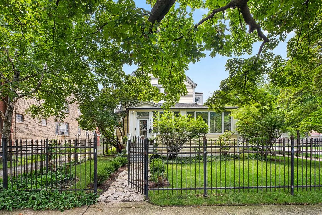 4454 N Kostner Avenue, Chicago, 60630