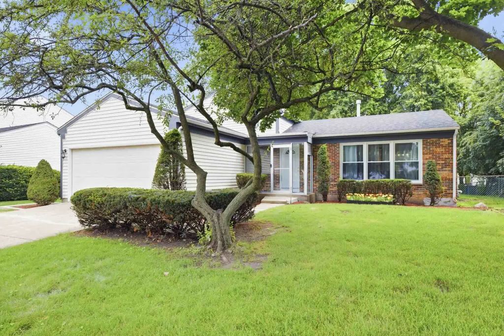 1115 Brandywyn Lane, Buffalo Grove
