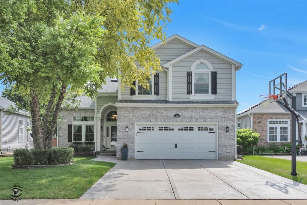 9035 Westminster Drive, Woodridge